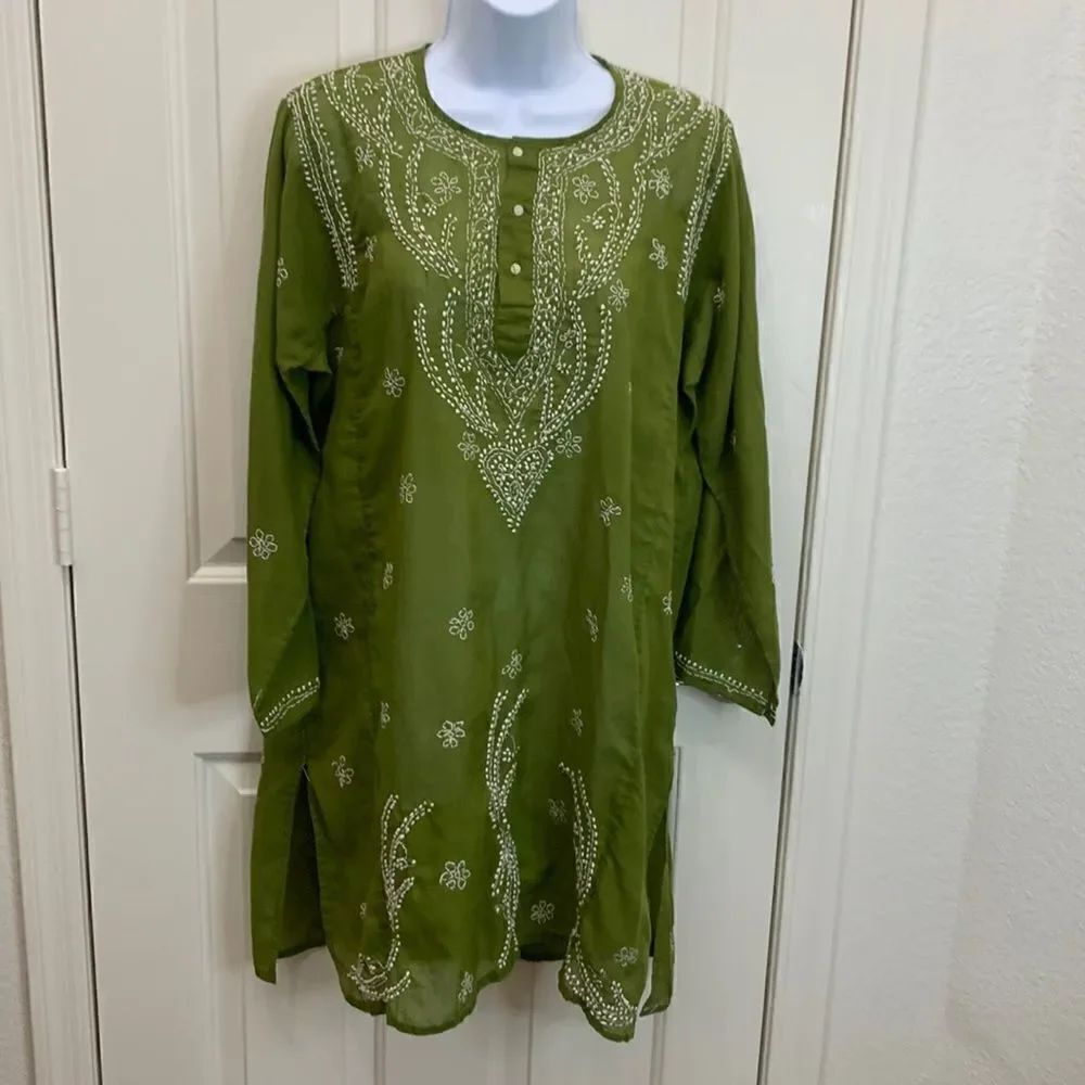 Floral Embroidery Green White 3/4 Sleeve Button Front Woman’s Dress Tunic Used